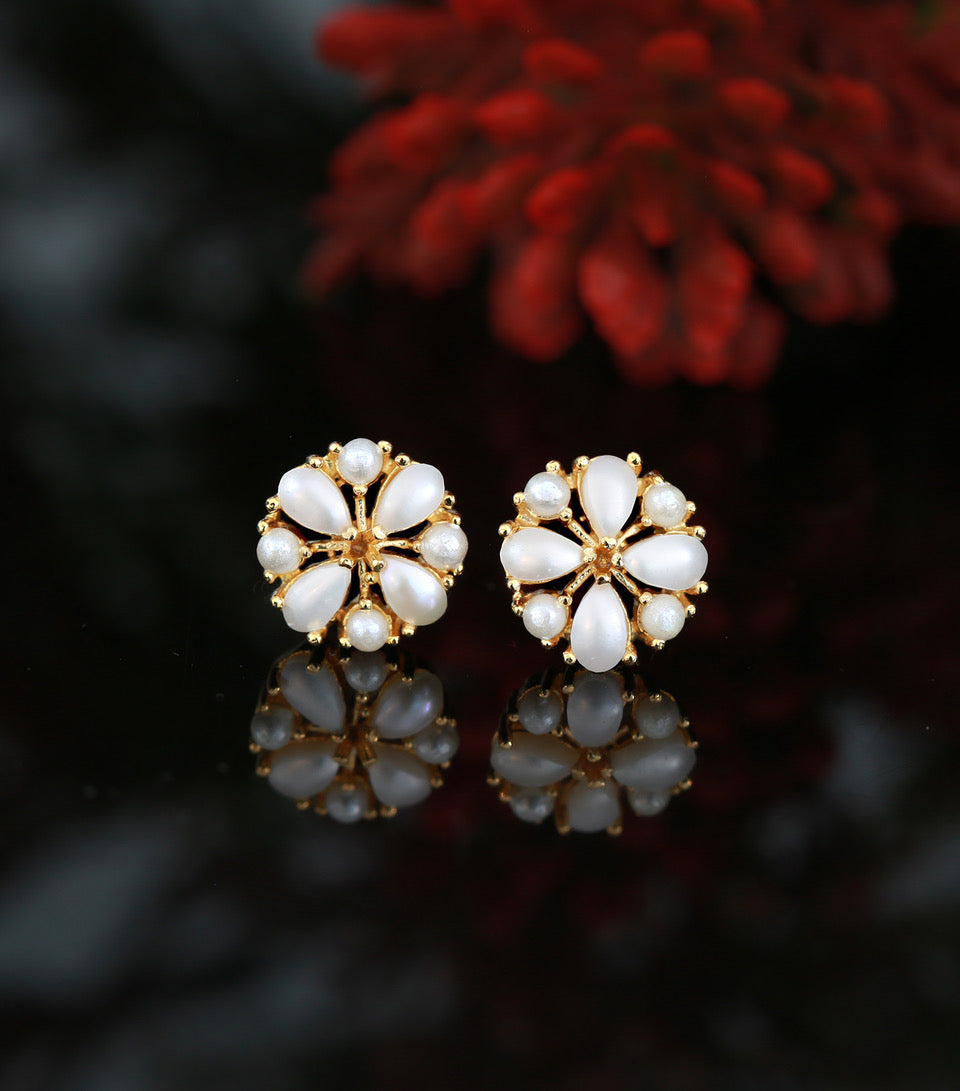 Beautiful Pearl floral small studs