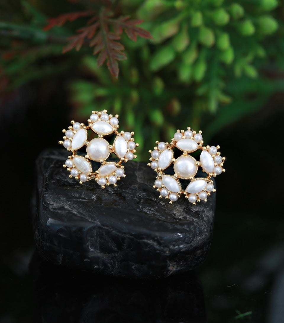 Gold plated small stud earrings with white pearls