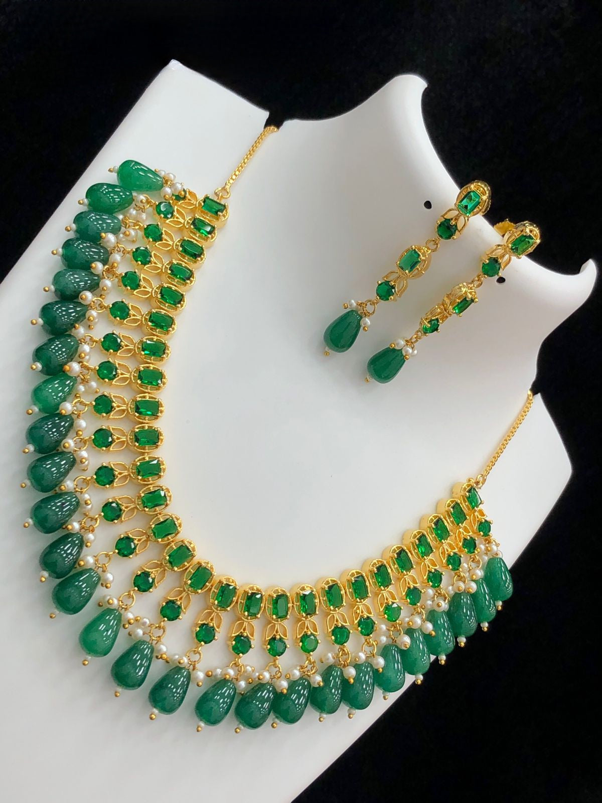 Beaded blue necklace