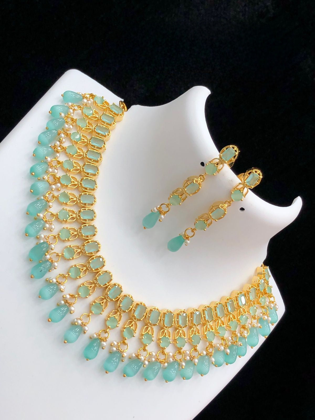Beaded blue necklace