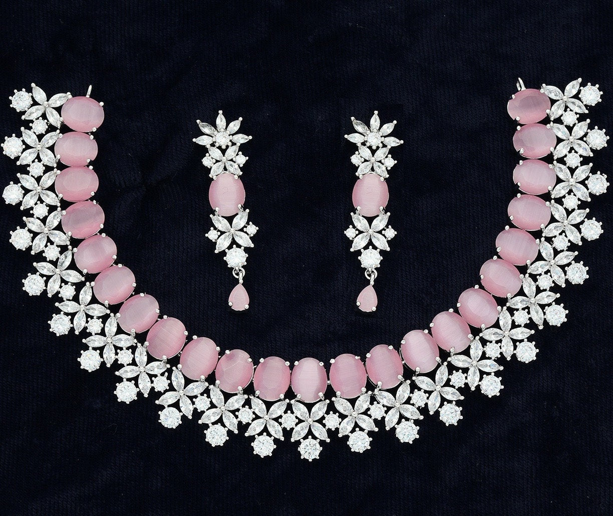 Soft Pink Antique Gold Necklace Set With Tikka