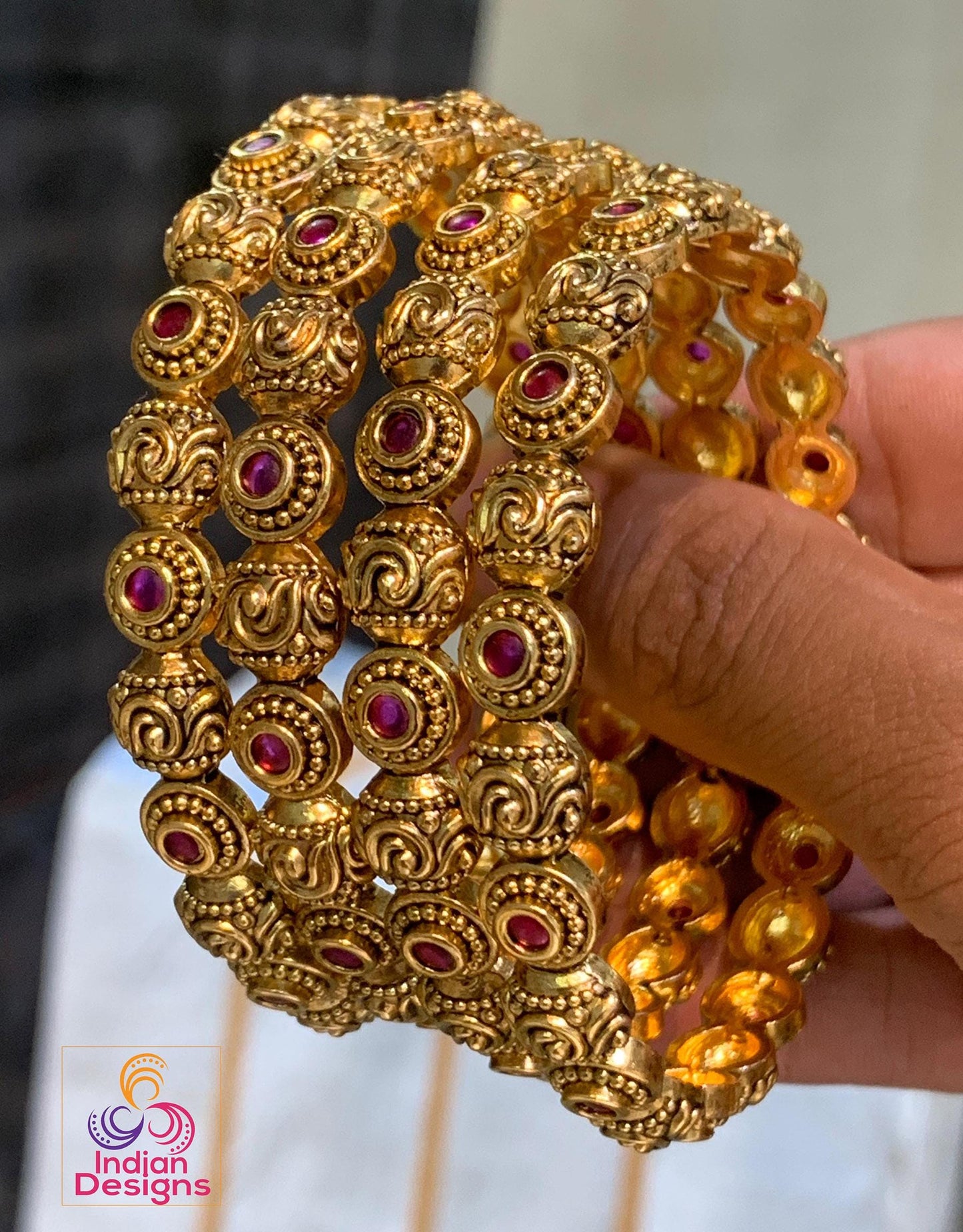 Traditional Indian Bangle set of 4| Pink stone Antique gold Bangles| Party wear South Indian Bridal Bangles| Statement bangles| Gift for her