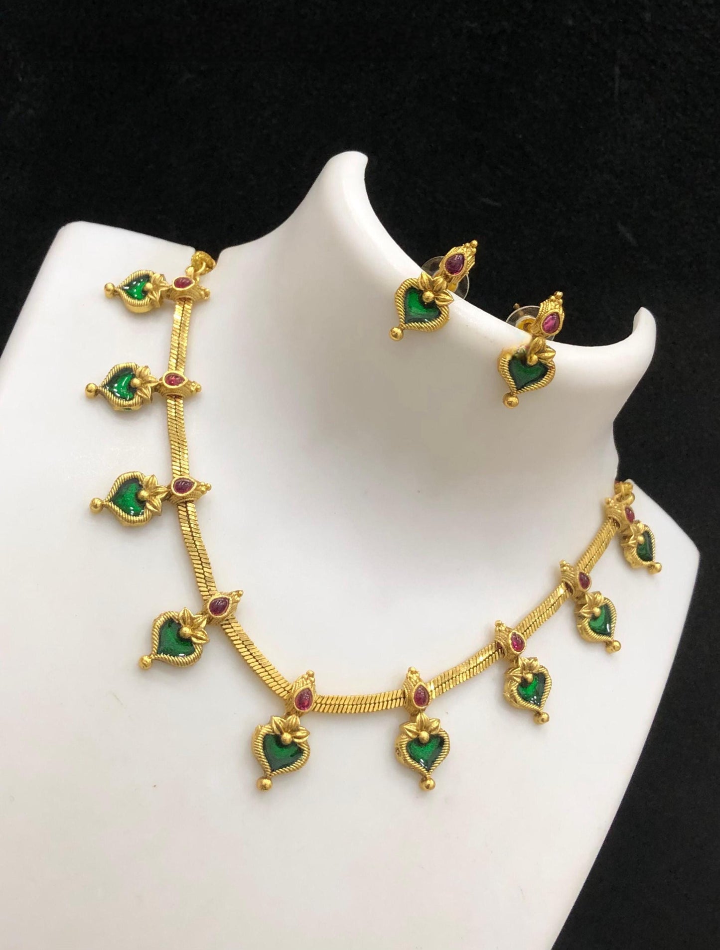 Gold Plated traditional Green Palakka Necklace Set| South Indian Temple Style Jewelry| Lightweight Daily Wear Choker| Jewelry Gift for her