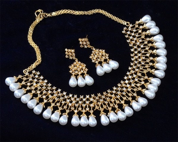 Bridal Jewelry Set, Victorian Pearl Choker Necklace Earrings, Indian Bridal  Jewelry Set, Kundan Jewelry, Ivory Pearl Choker Statement Set - Etsy | Bridal  jewelry sets, Indian bridal jewelry sets, Bridal jewellery indian