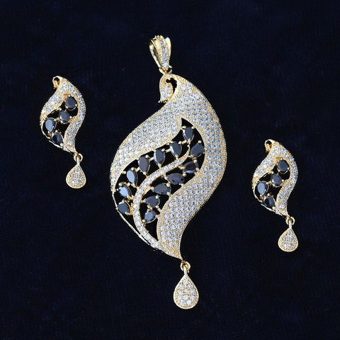 Unique Design Bollywood Fashion Handcrafted Golden Look AD Pendant Earrings