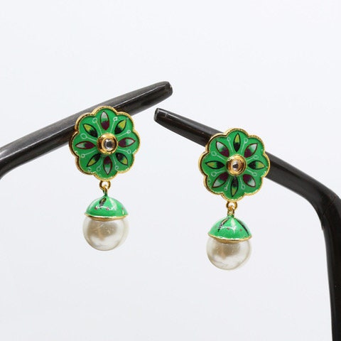 Gold Finish Kundan Polki & Emerald Green Onyx Stone Stud Earrings Design by  Heer-House Of Jewellery at Pernia's Pop Up Shop 2024