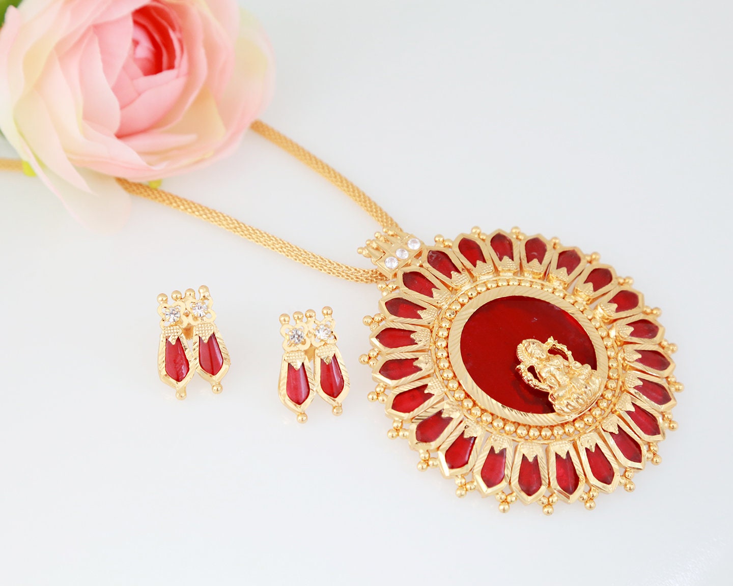 South Indian gold lakshmi pendant designs | Gold Tone Red Nagapadam Kerala Style Lakshmi Pendant Pathakkam | Gold Plated Lakshmi  Locket